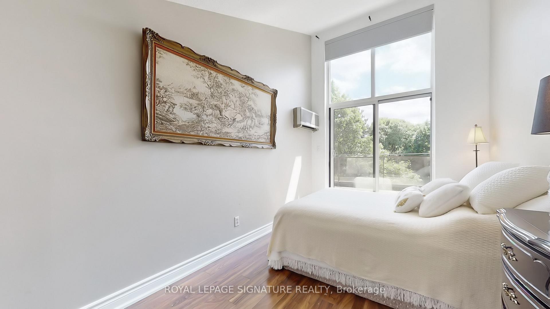 4 Bedrooms Condo at 20 Moonstone, Toronto For sale