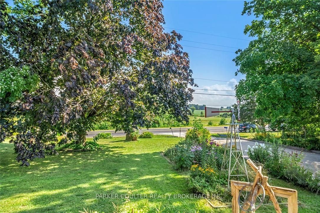 1736 Killarney Beach Road