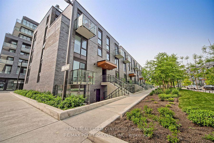 3 Bedrooms Condo at 15 Brin, Toronto For sale