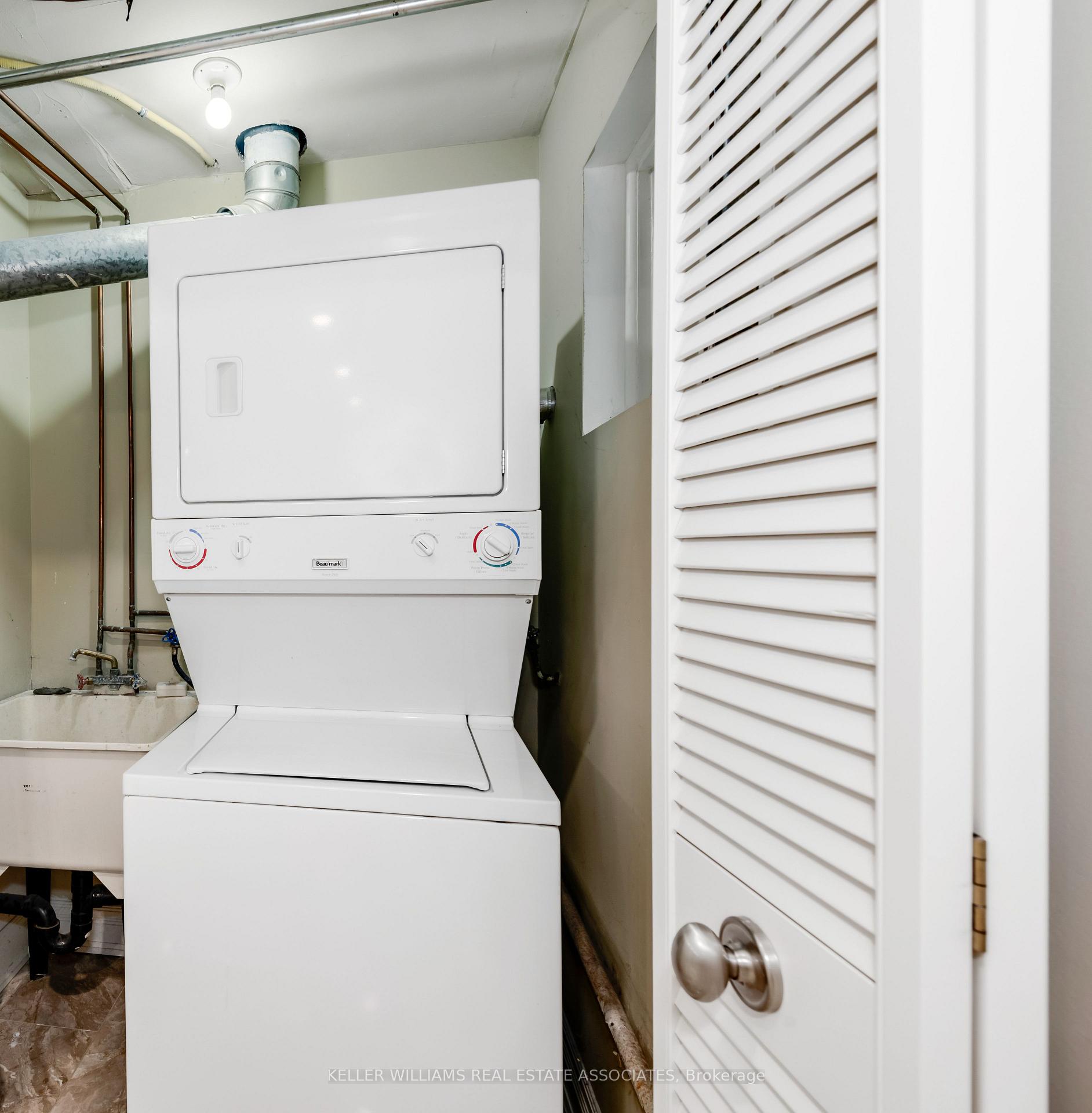 3 Bedrooms Condo at 1250 Marlborough, Oakville For sale