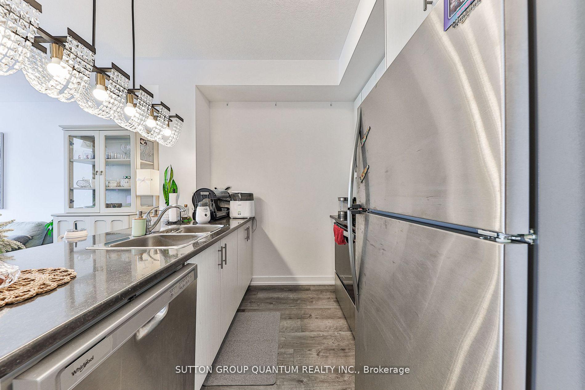 2 Bedrooms Condo at 470 Dundas, Hamilton For sale