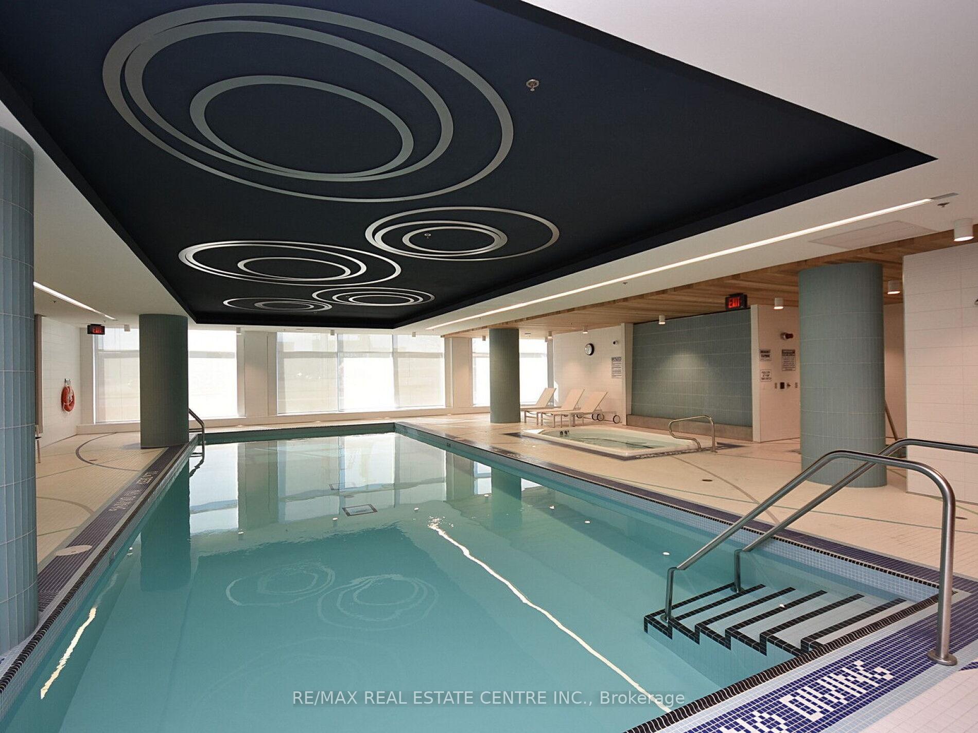 2 Bedrooms Condo at 65 Speers, Oakville For sale