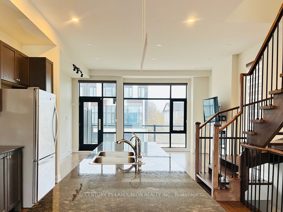 9601 Bathurst