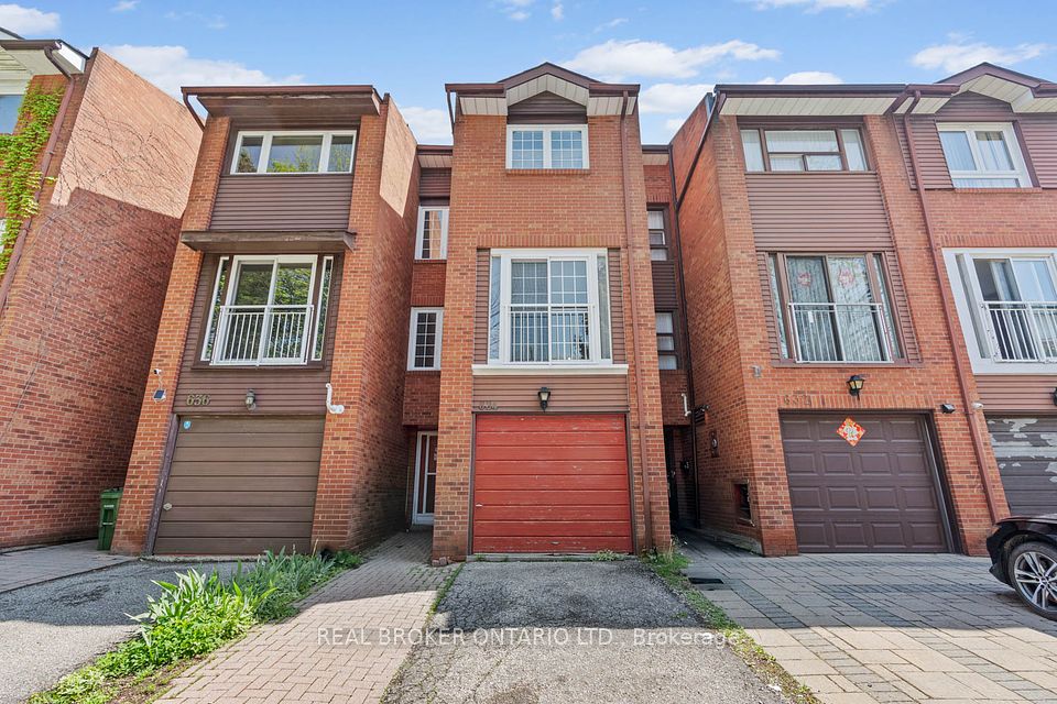 634 Adelaide