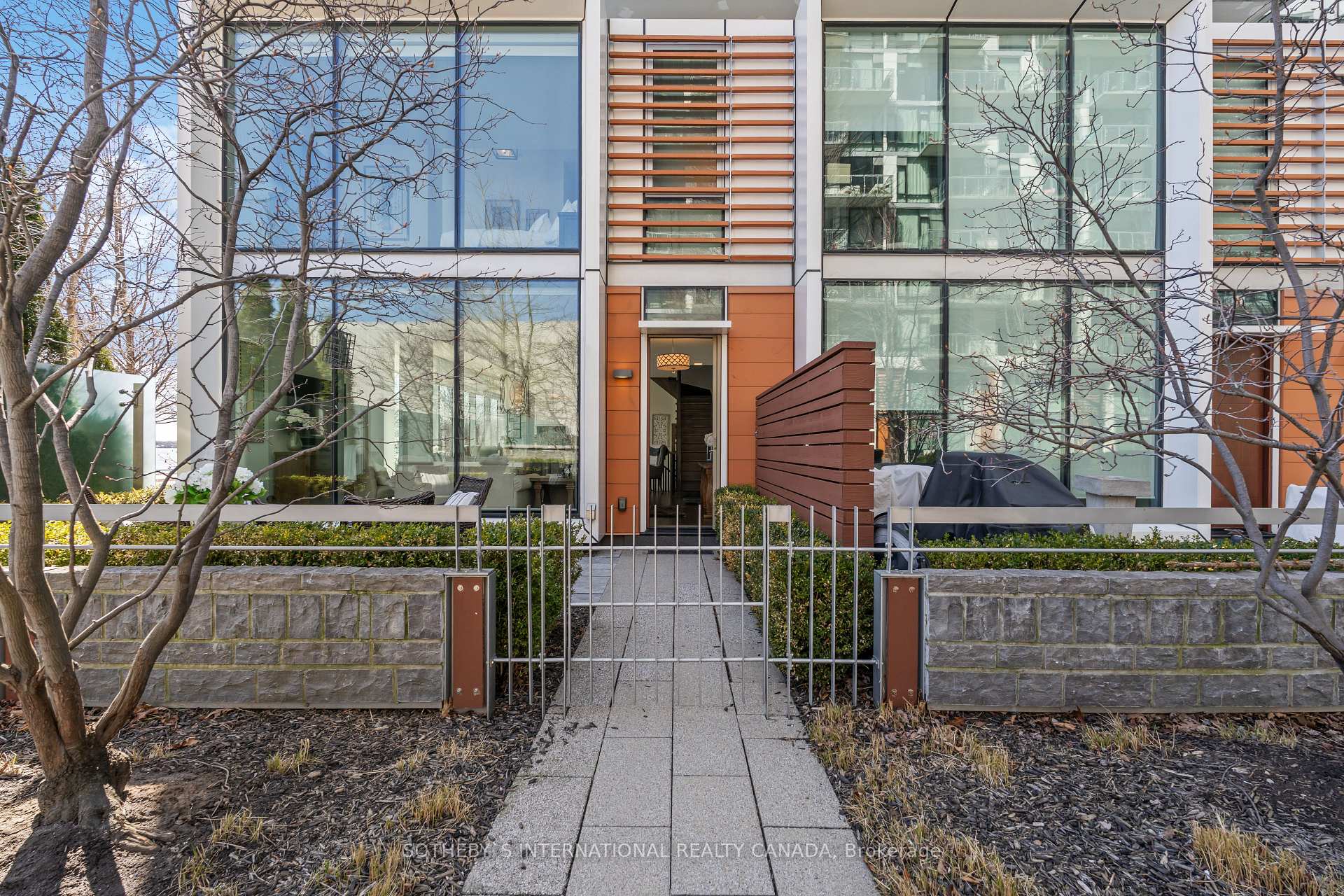 3 Bedrooms Condo at 39 Queens,  Toronto For sale