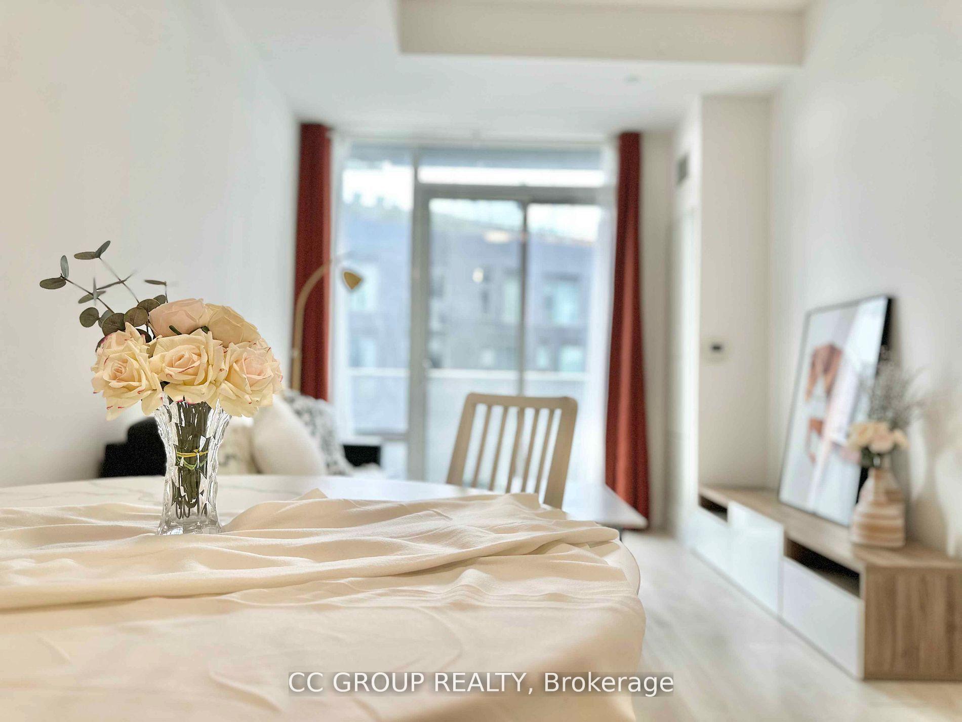 2 Bedrooms Condo at 25 Adra Grado, Toronto For sale