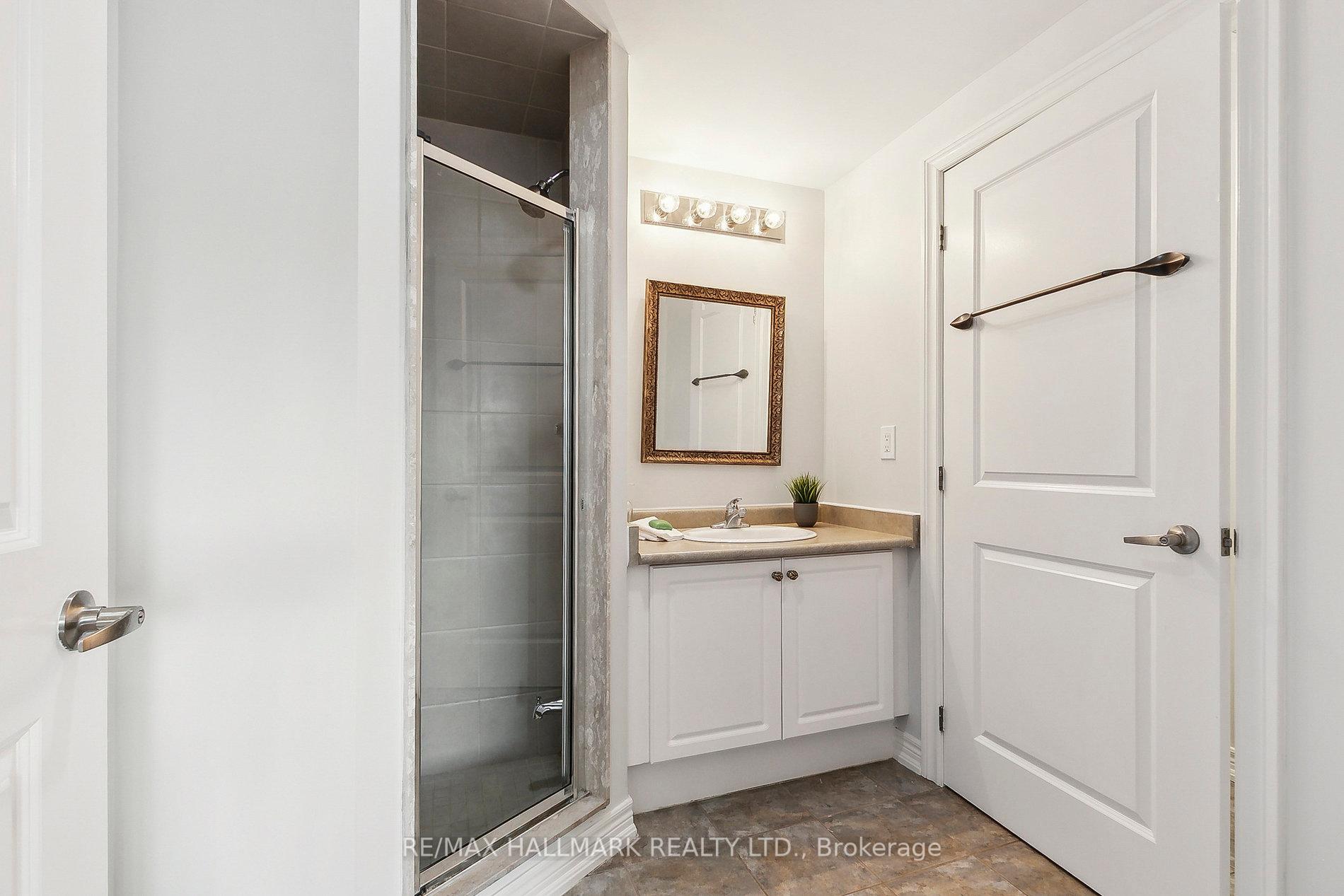 2 Bedrooms Condo at 1 Lawlor, Toronto For sale