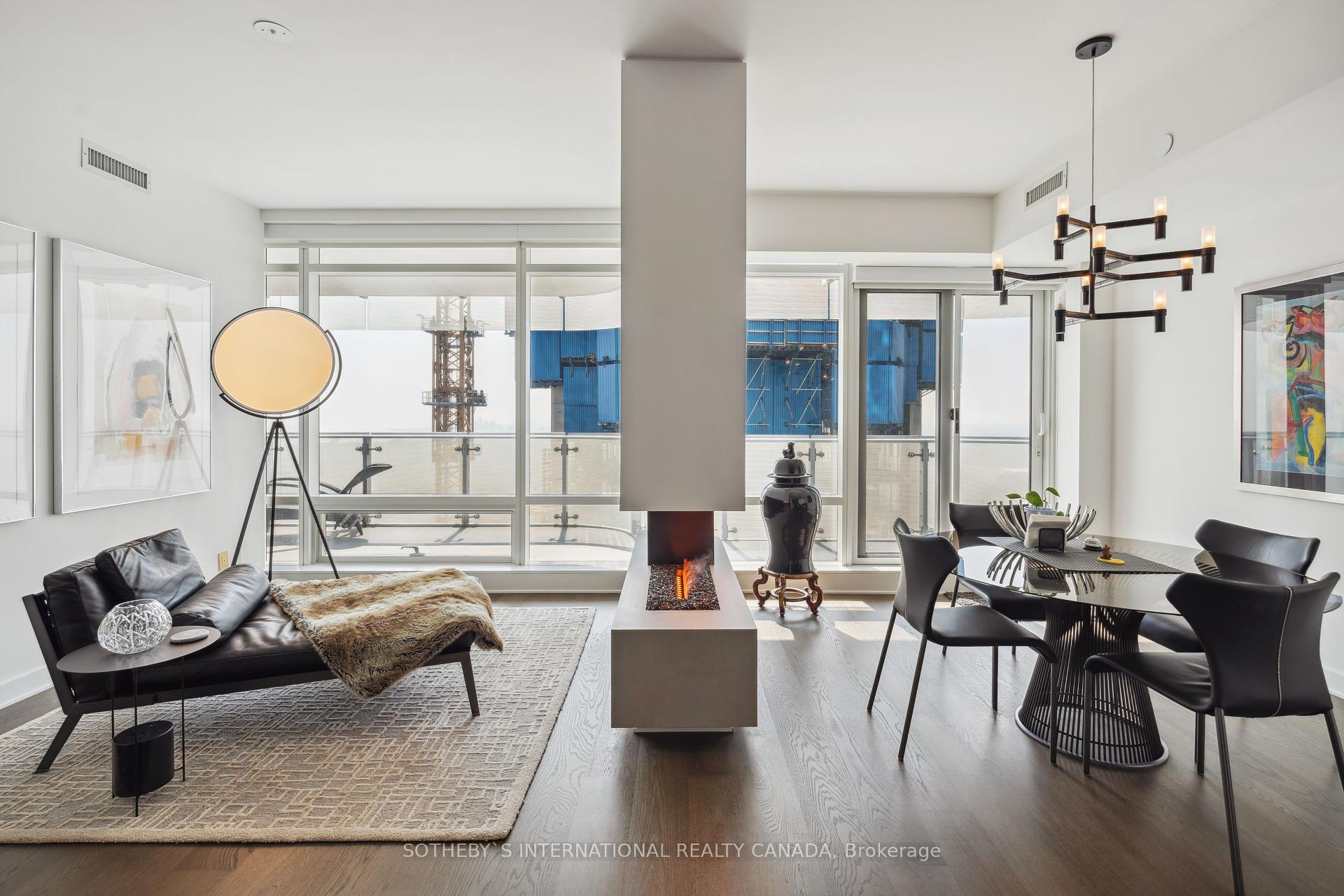 3 Bedrooms Condo at 1 Bloor,  Toronto For sale