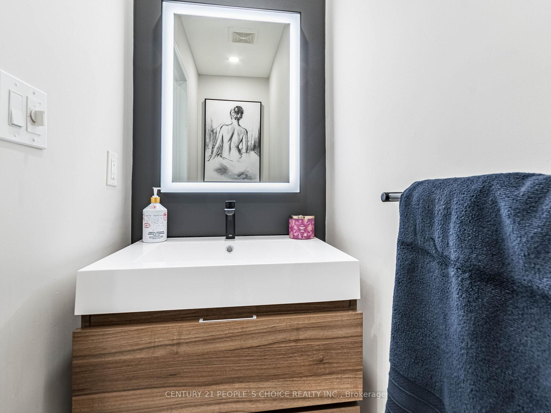 3 Bedrooms Condo at 485 Green,  Hamilton For sale