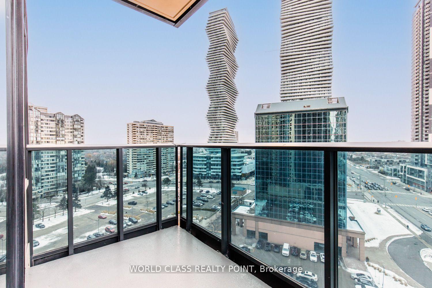 2 Bedrooms Condo at 330 Burnhamthorpe, Mississauga For sale