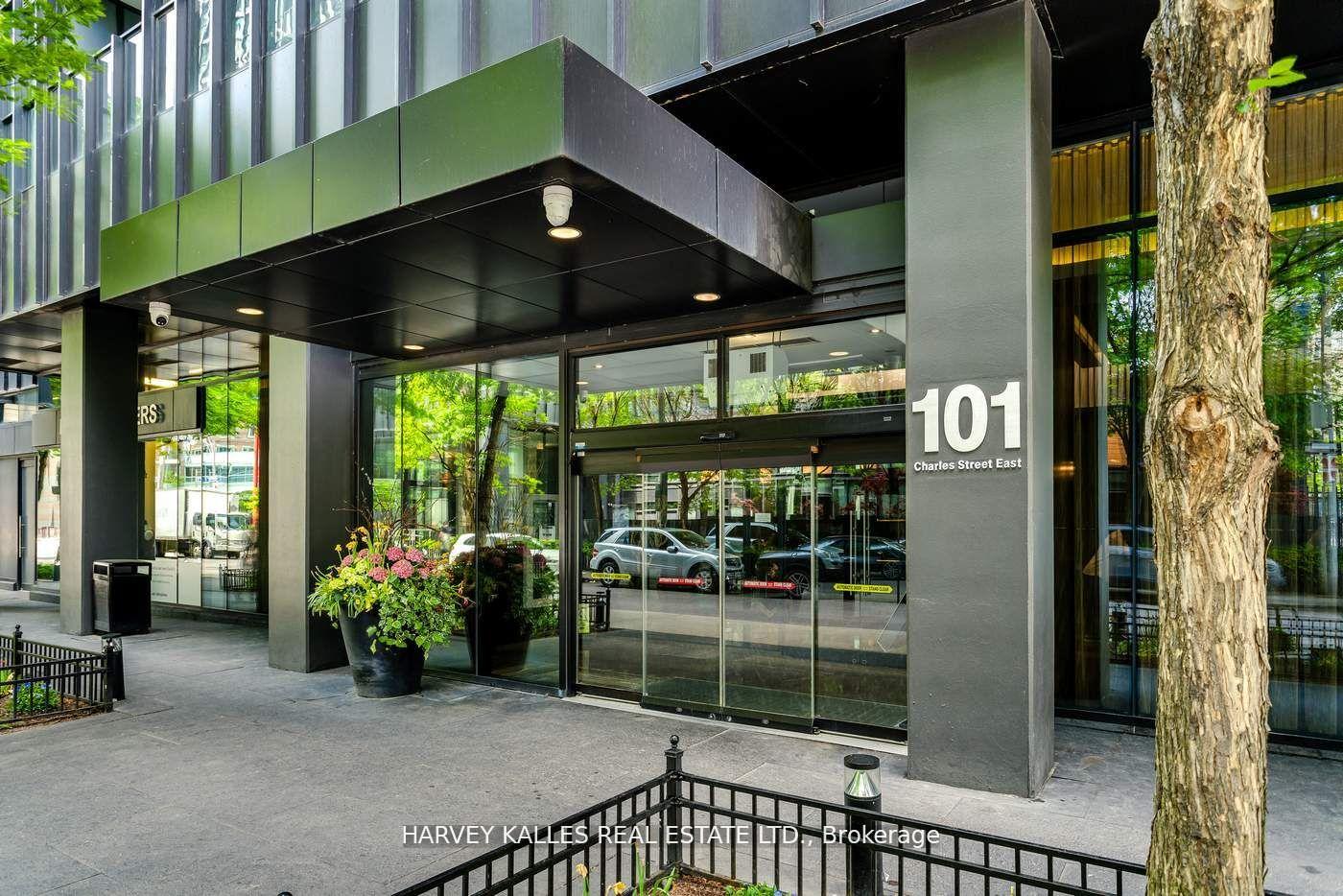 4 Bedrooms Condo at 101 Charles, Toronto For sale