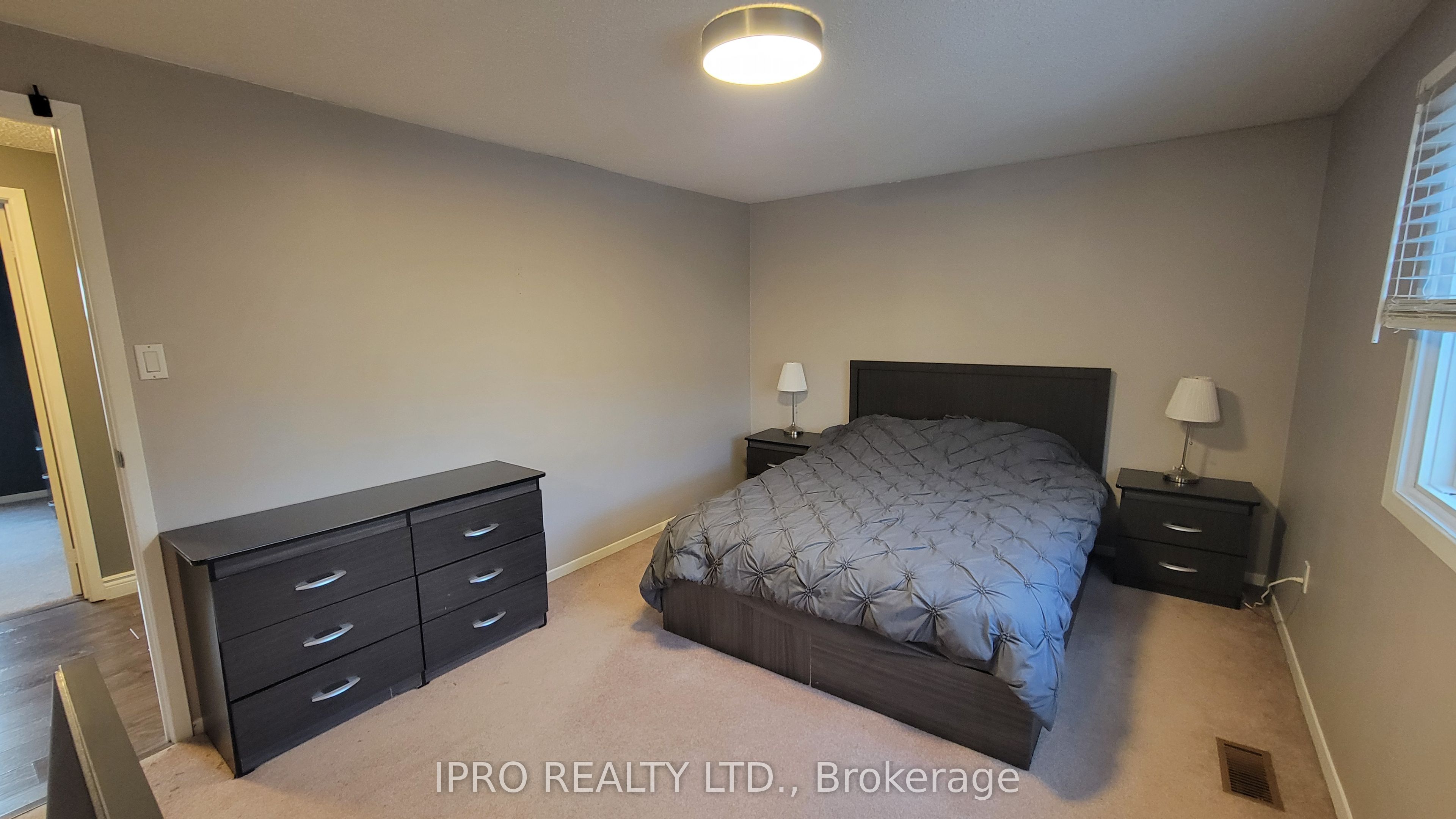 7 Wright Crescent, Ajax, ON L1S 6S7
