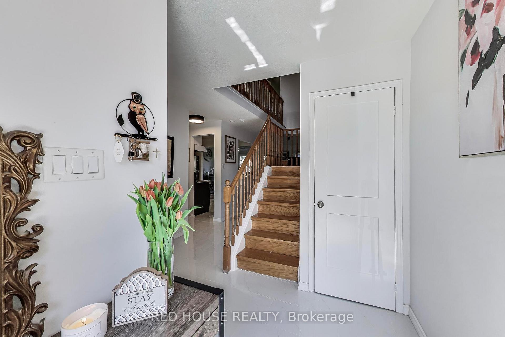 4 Bedrooms Condo at 3510 South Millway, Mississauga For sale