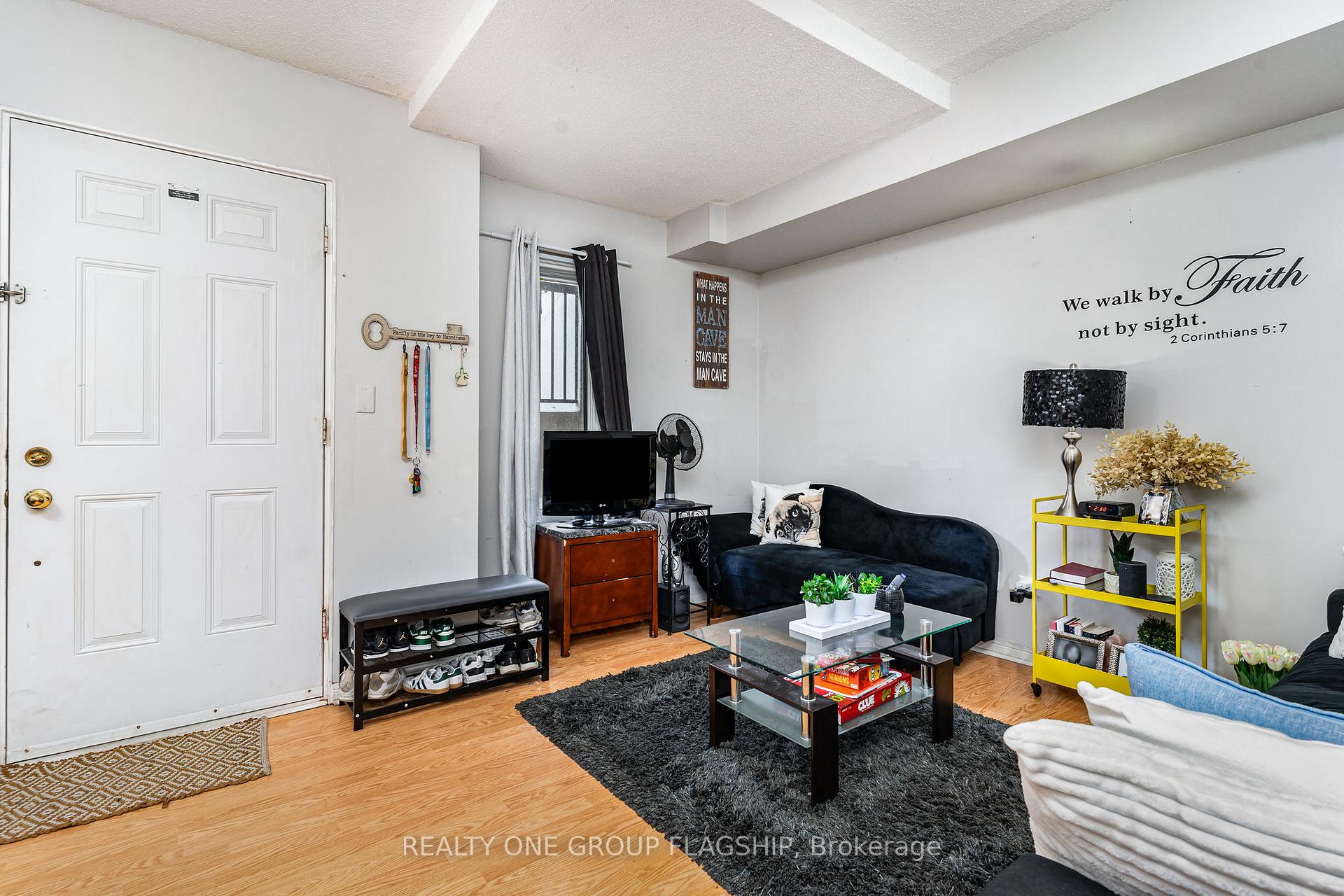 3 Bedrooms Condo at 3045 Finch, Toronto For sale