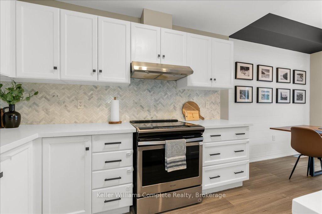 3 Bedrooms Condo at 6 Liddycoat,  Hamilton For sale