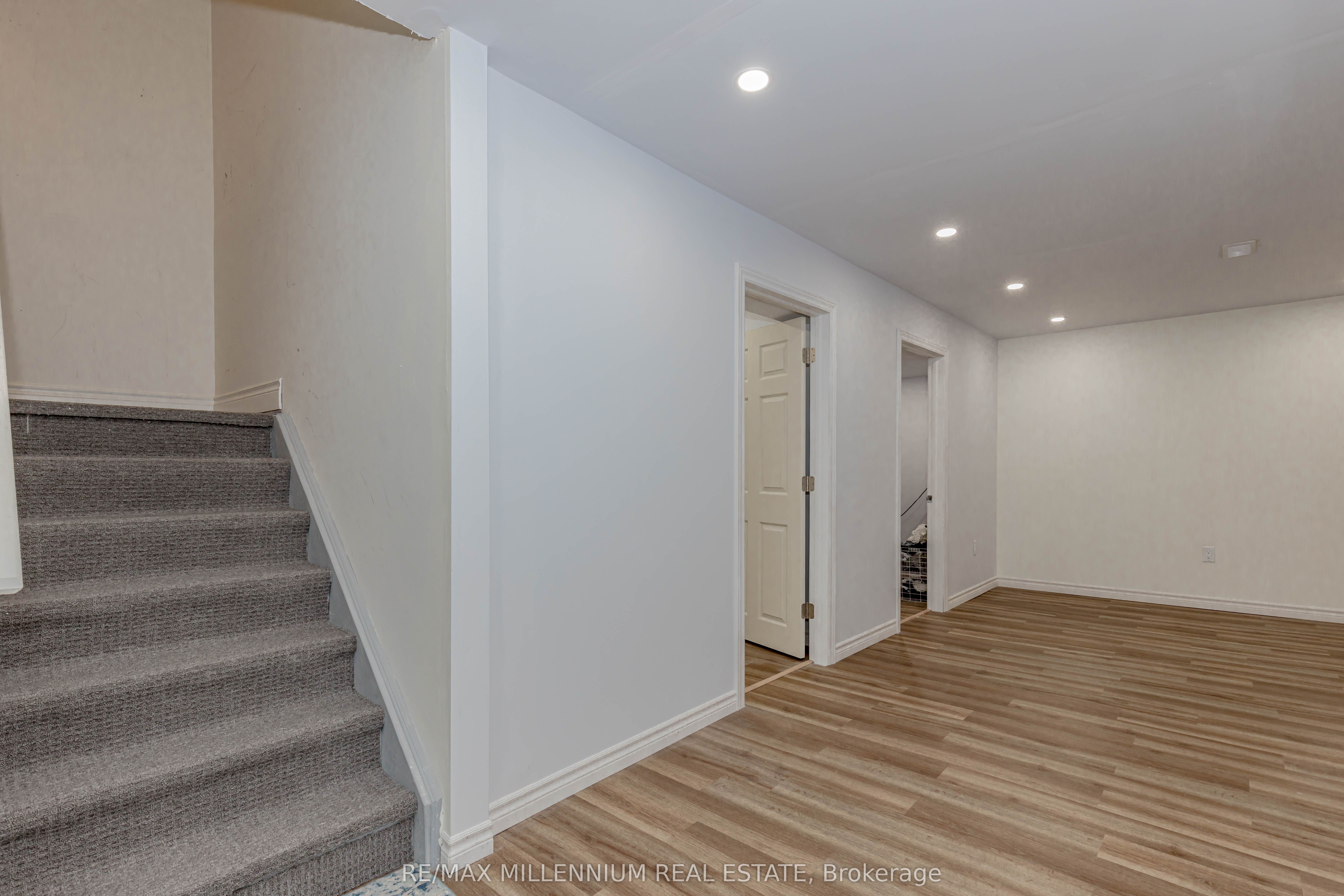 1238 Bowell Crescent
