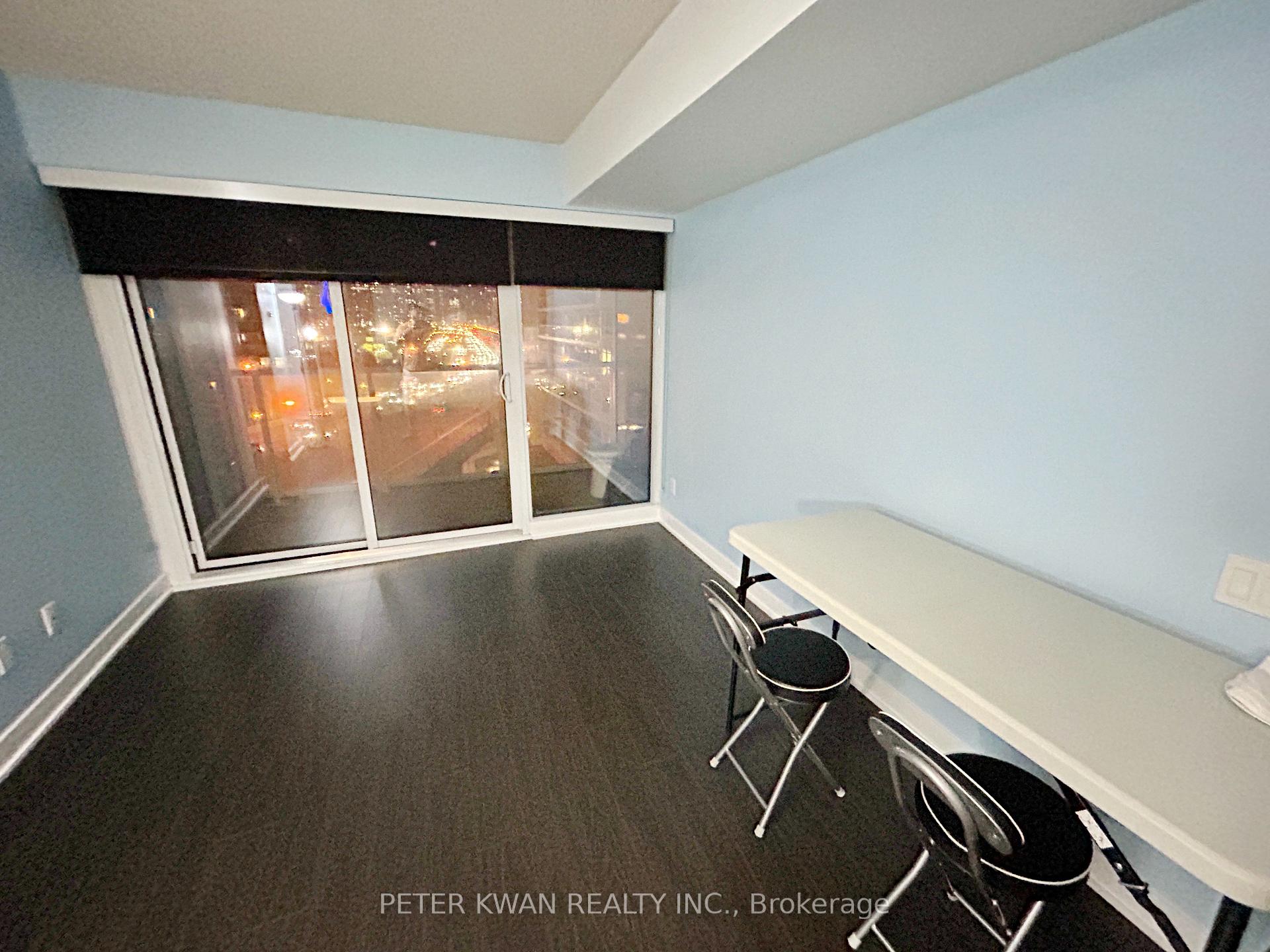 2 Bedrooms Condo at 19 Bathurst, Toronto For sale
