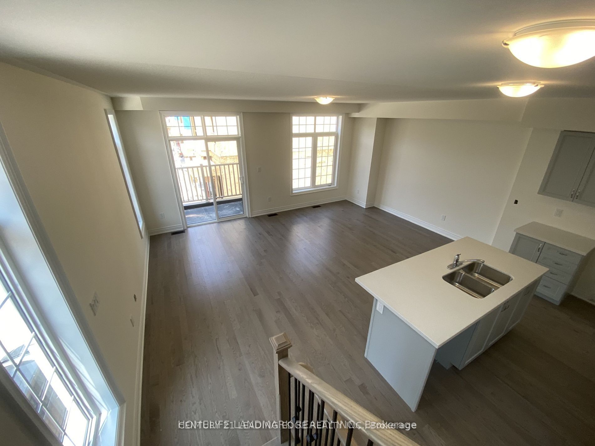 2 phillipsen Way