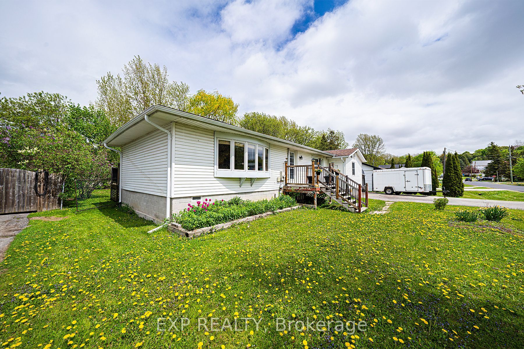 346 Winnifred Drive, Georgina, ON L4P 3B7