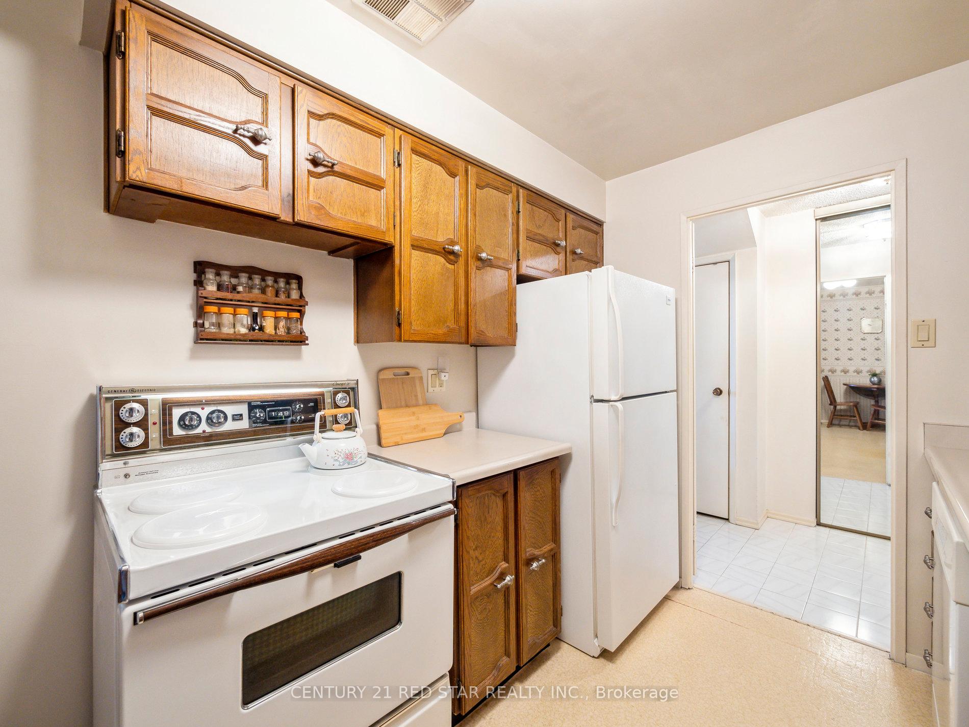 2 Bedrooms Condo at 4001 Don Mills, Toronto For sale
