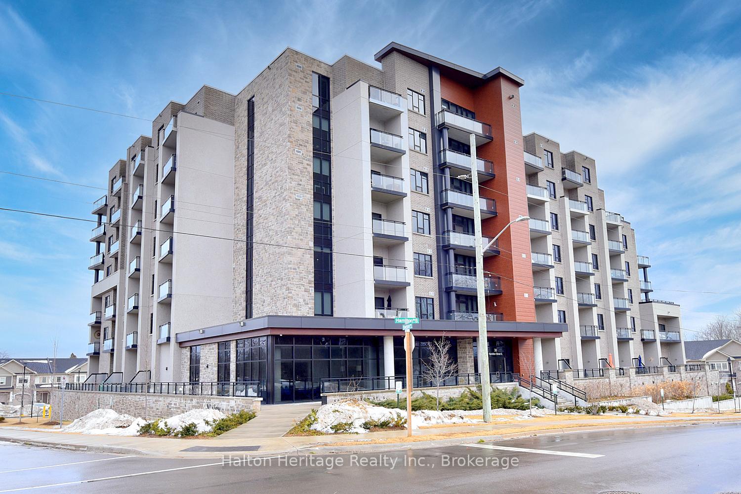 2 Bedrooms Condo at 30 Hamilton,  Hamilton For sale