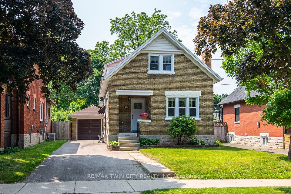 131 Homewood Avenue, Kitchener, ON N2M 1X1