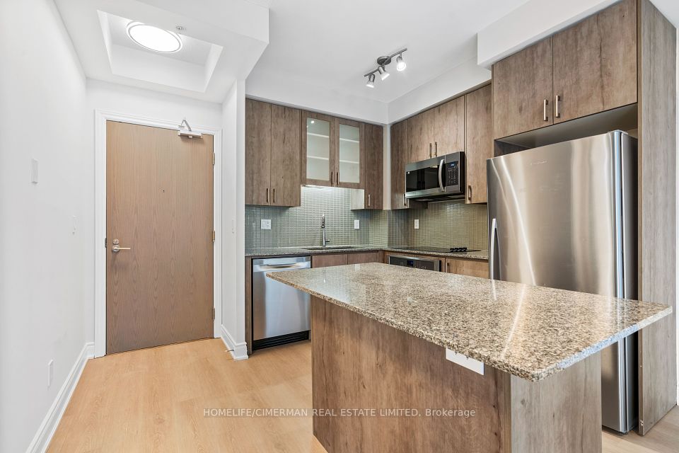 Kitchen With Centre Island