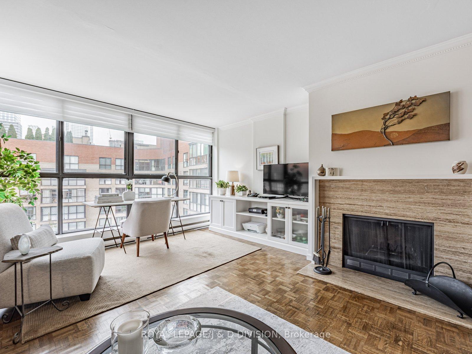 2 Bedrooms Condo at 80 Front,  Toronto For sale