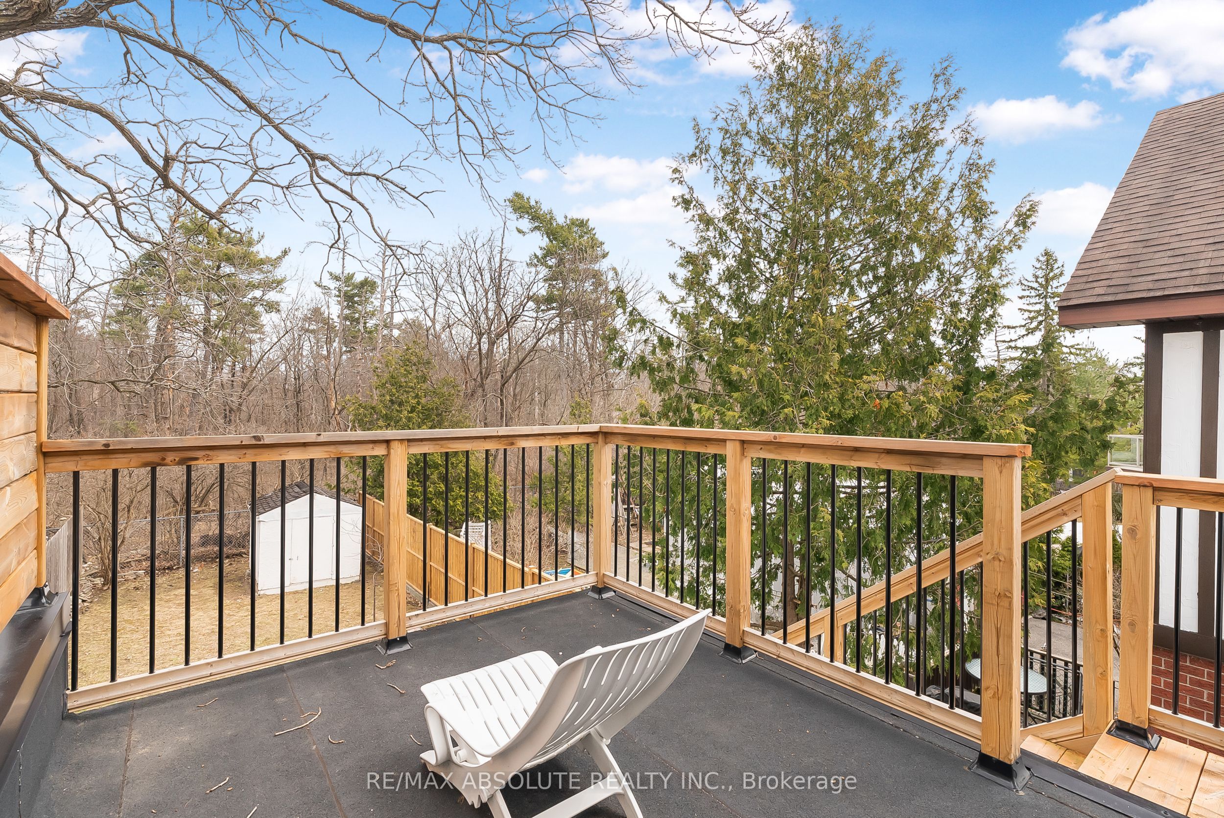 183 Britannia Road, BritanniaLincolnHeightsandArea, ON K2B 5X1