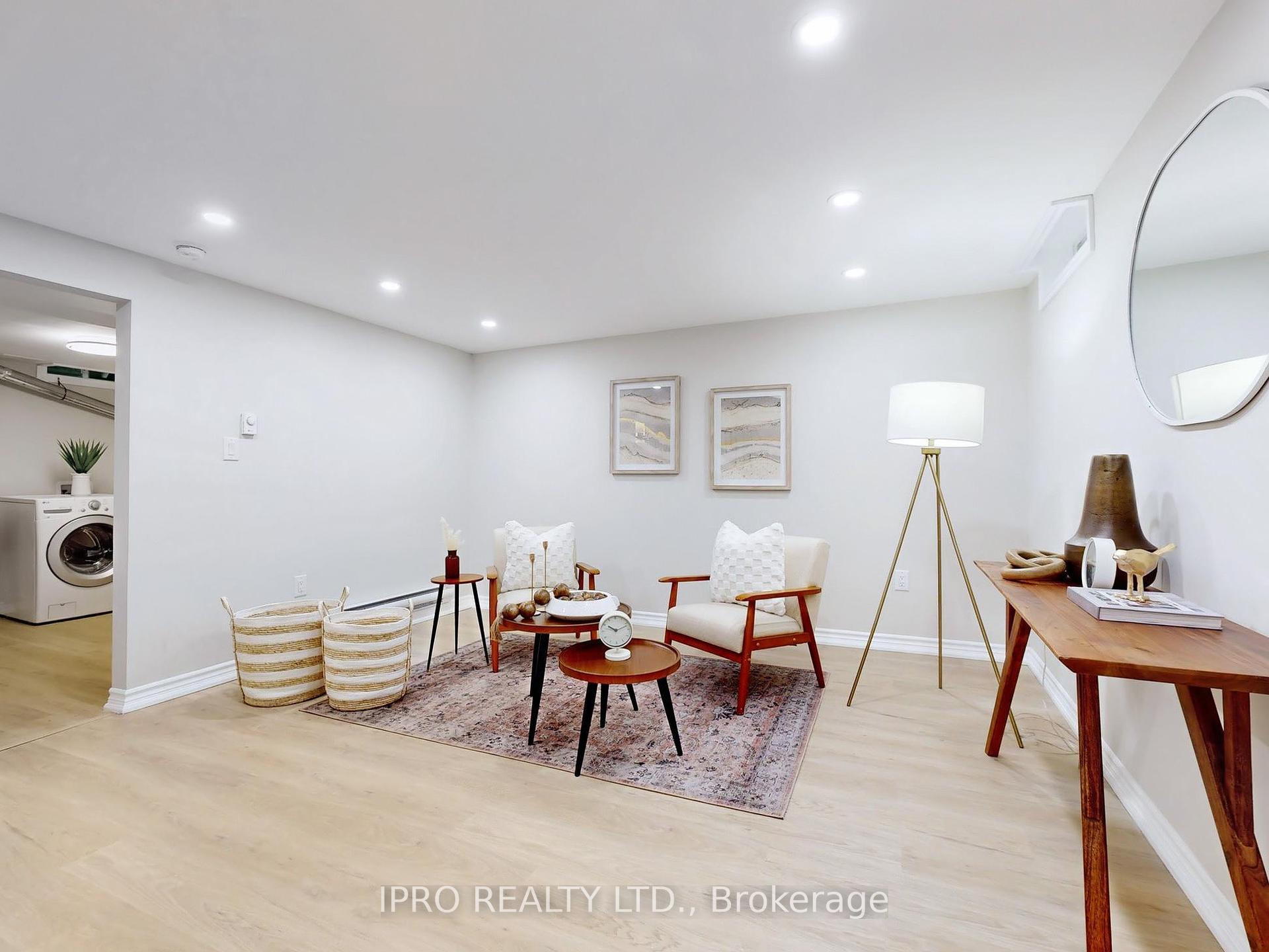 4 Bedrooms Condo at 61 Plum Tree, Toronto For sale