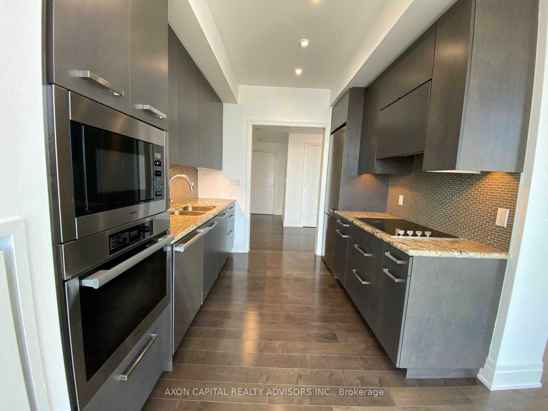 3 Bedrooms Condo at 8 The Esplanade, Toronto For sale