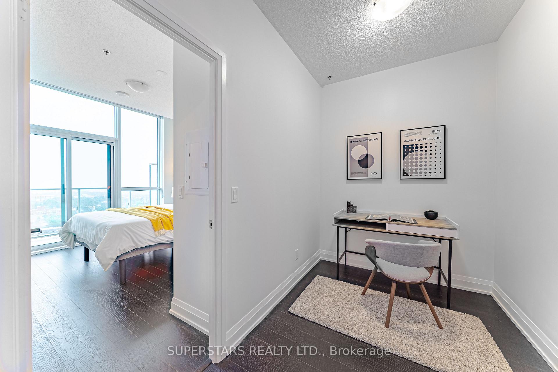 2 Bedrooms Condo at 65 Speers, Oakville For sale