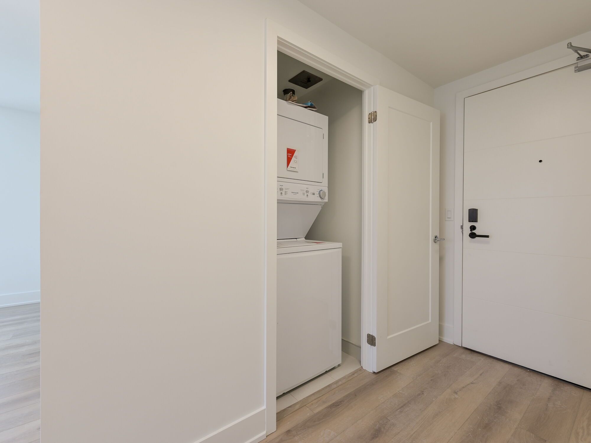 8 Manor Road E 204
