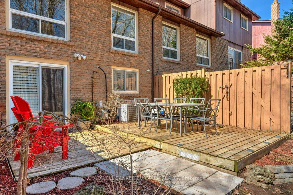 3 Bedrooms Condo at 2301 CAVENDISH,  Burlington For sale