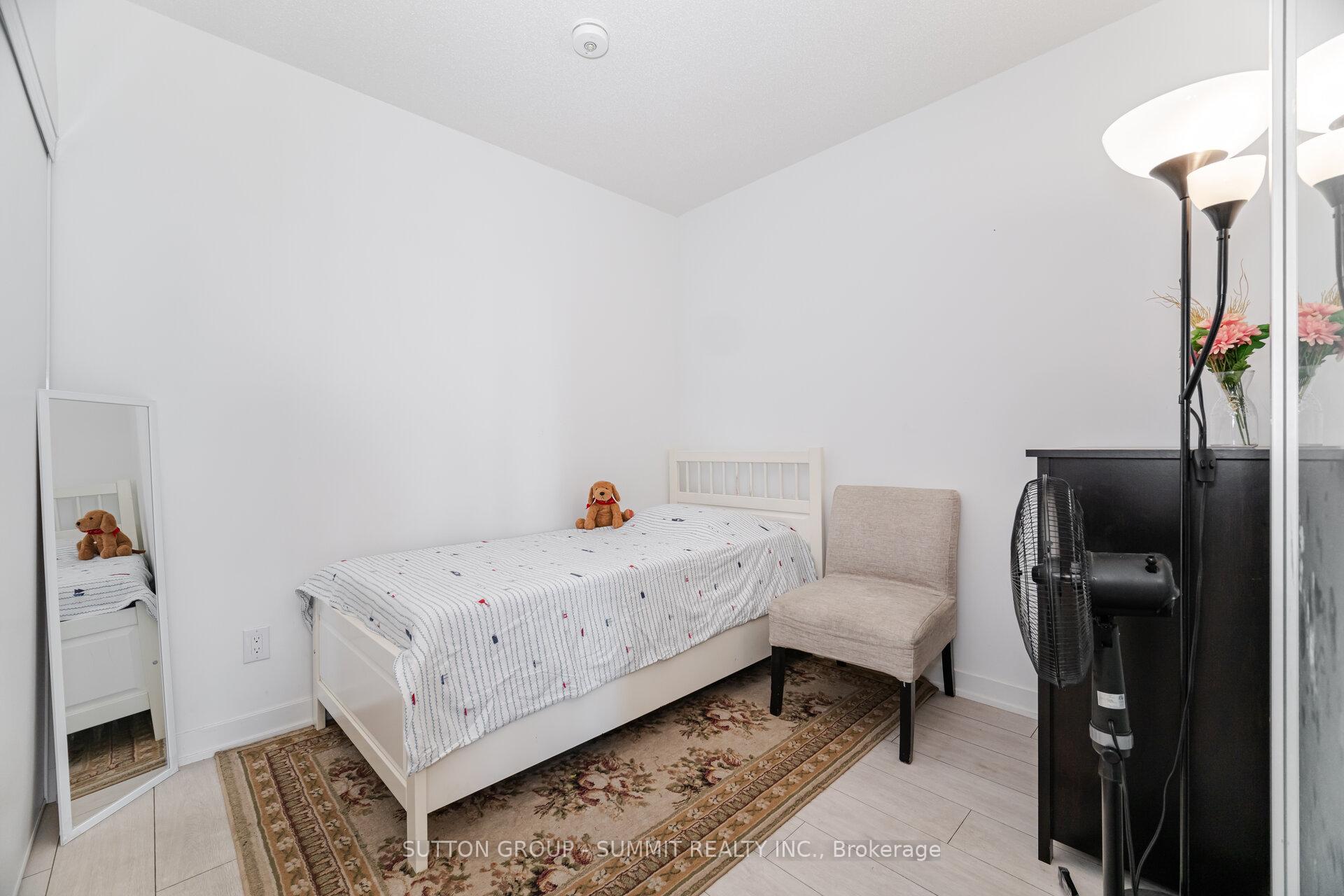 2 Bedrooms Condo at 3200 DAKOTA COMMON, Burlington For sale