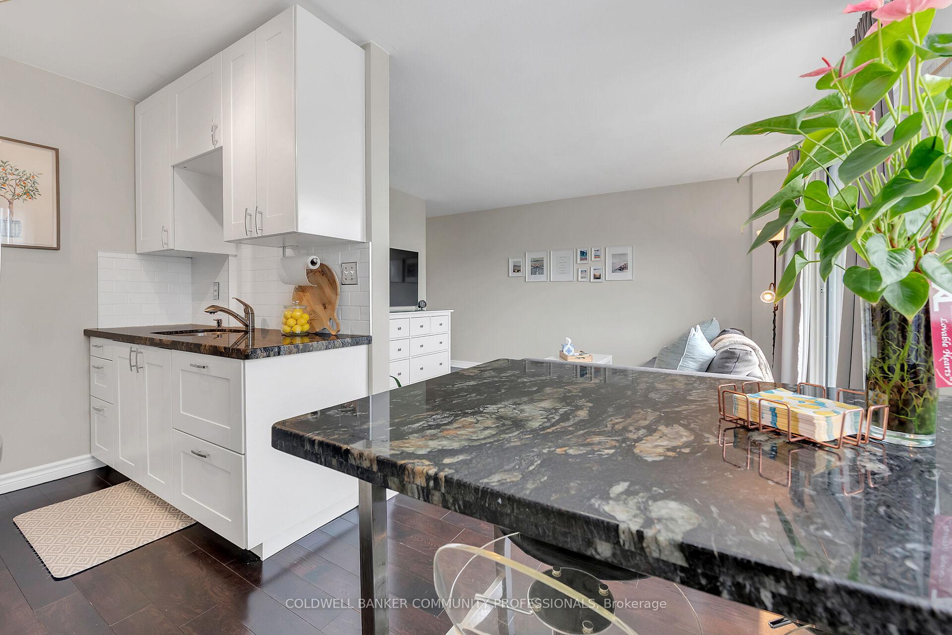 1 Bedroom Condo at 141 Catharine, Hamilton For sale