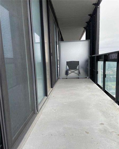 1 Bedroom Condo at 8 Eglinton,  Toronto For sale