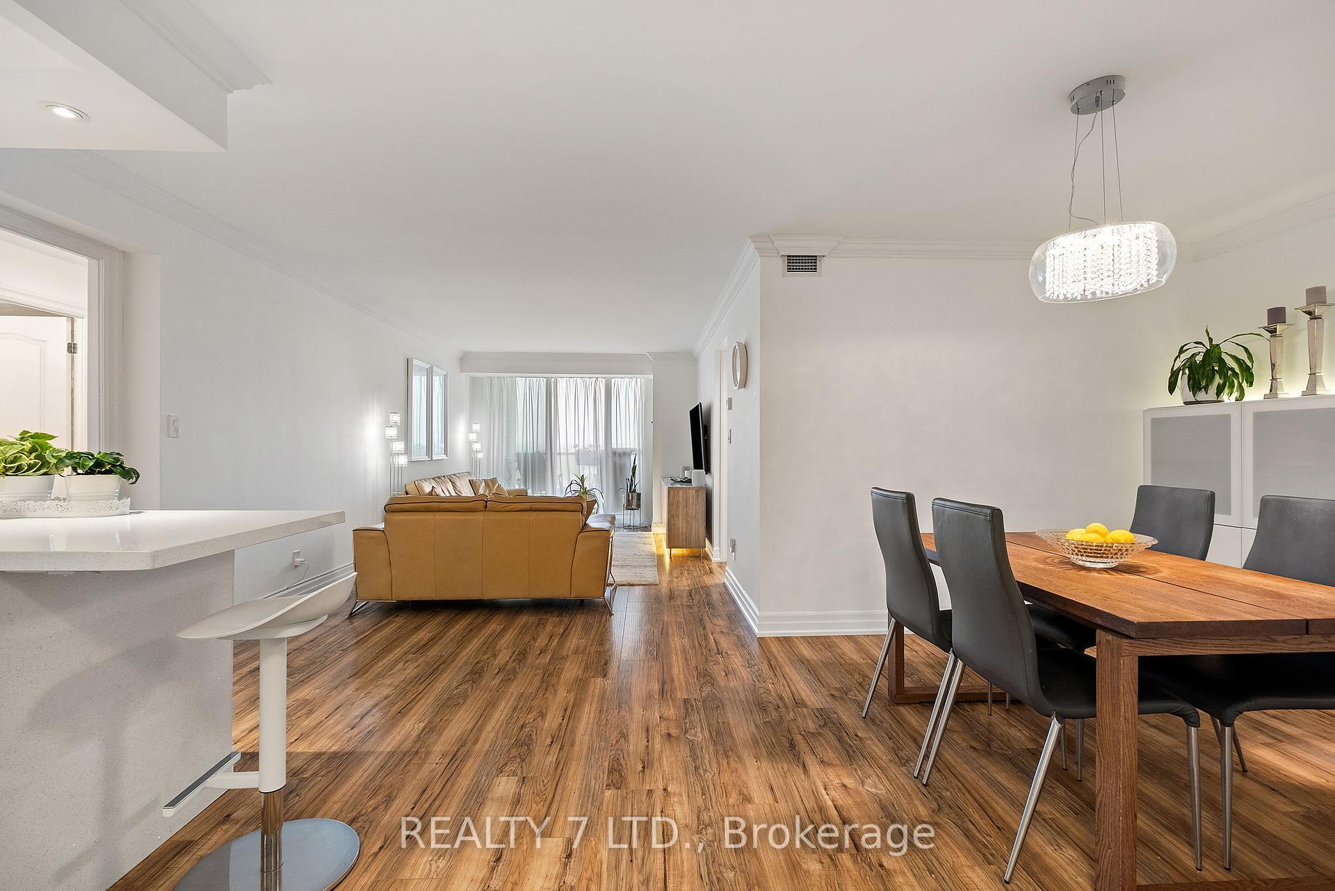 2 Bedrooms Condo at 850 Steeles, Vaughan For sale