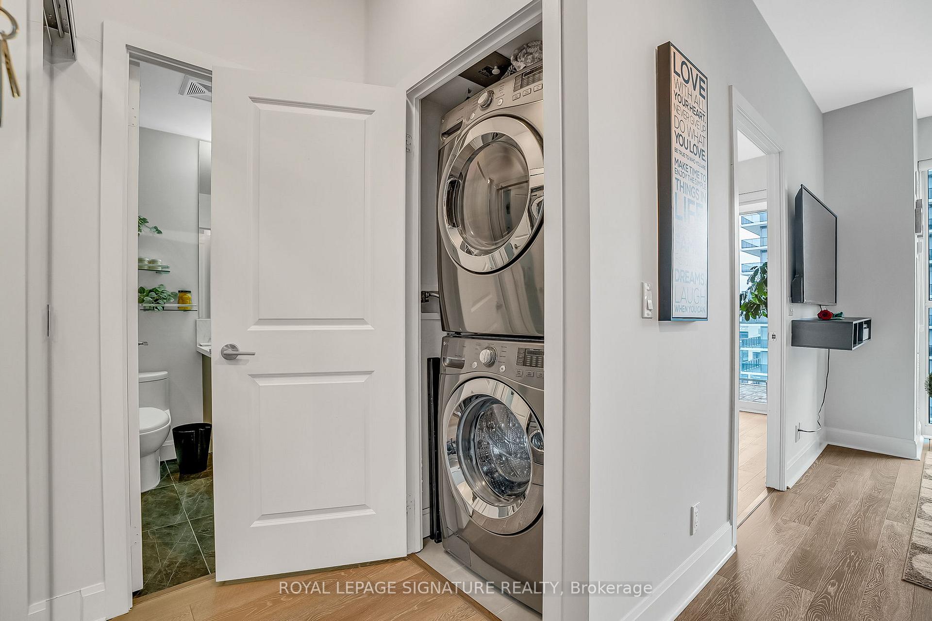 1 Bedroom Condo at 33 Shore Breeze,  Toronto For sale