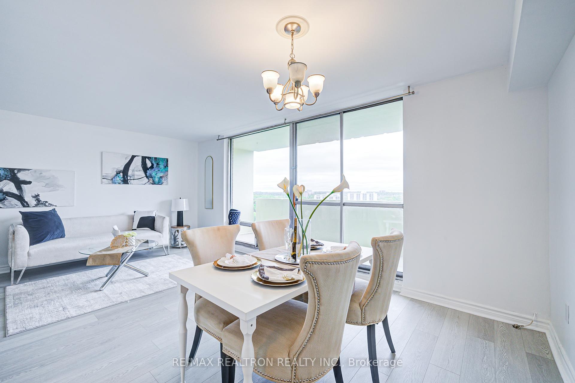 2 Bedrooms Condo at 5 Massey, Toronto For sale