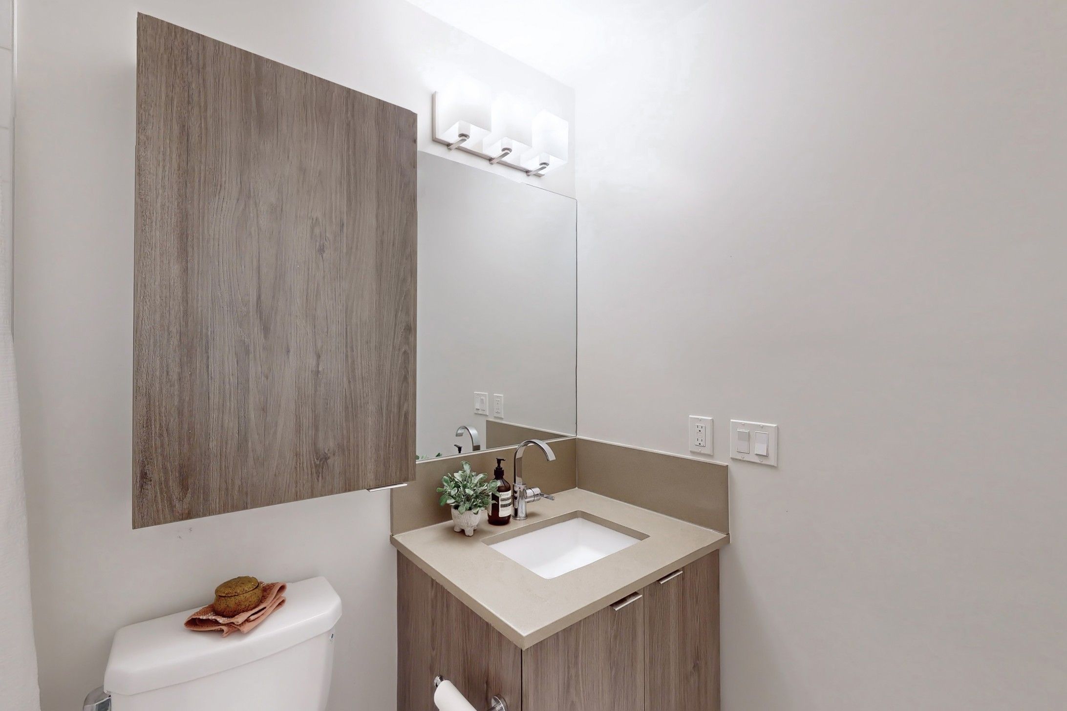 38 Iannuzzi Street 721