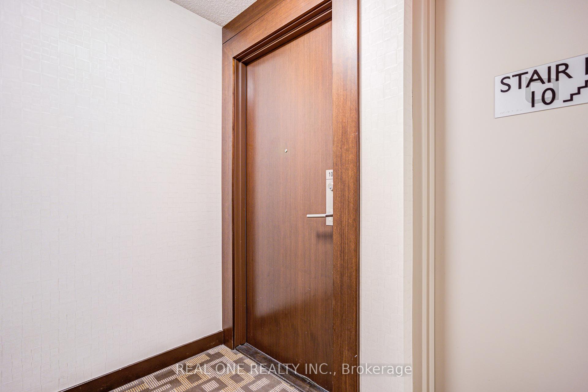 3 Bedrooms Condo at 151 Village Green, Toronto For sale