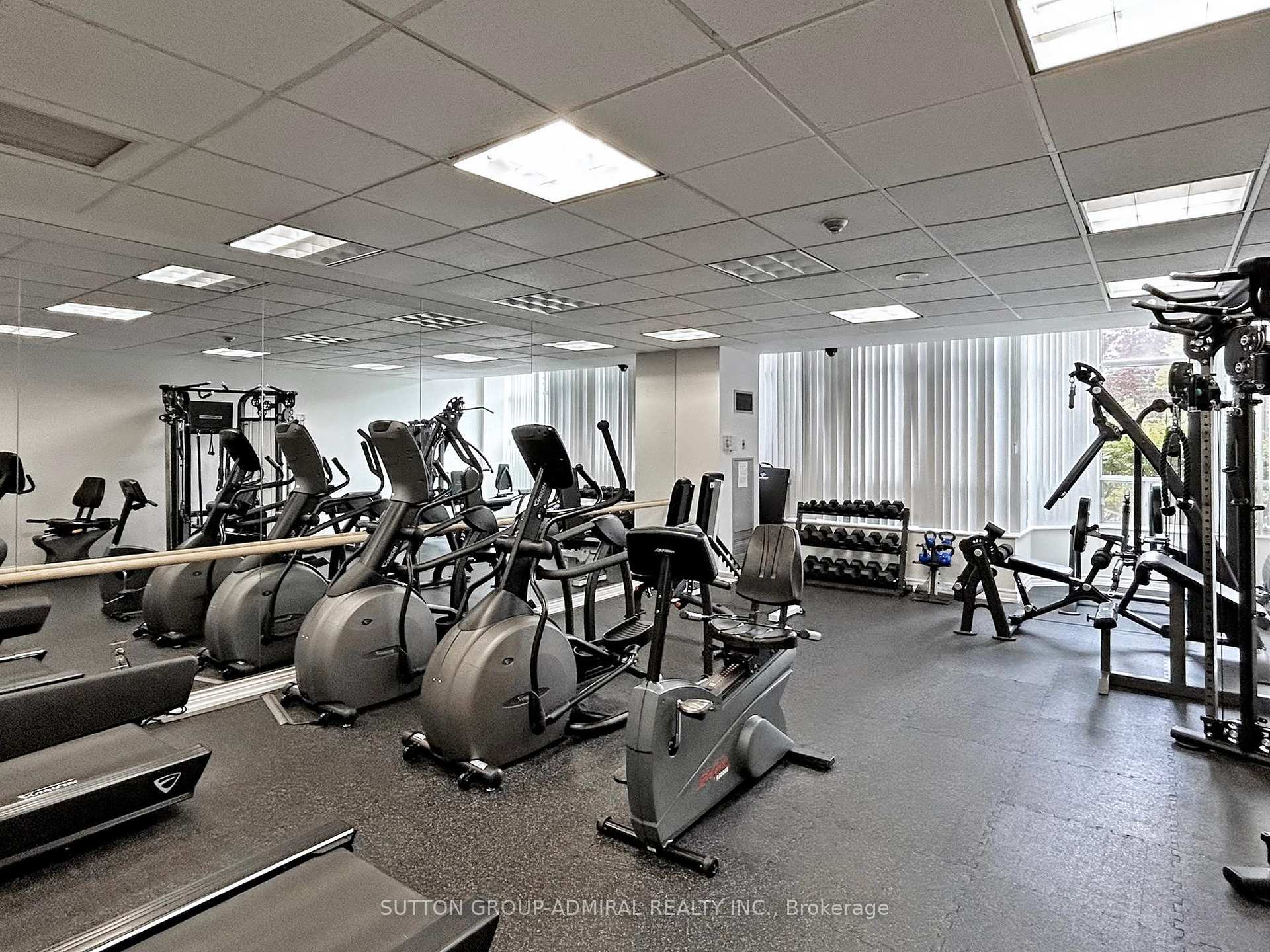 2 Bedrooms Condo at 11 Townsgate,  Vaughan For sale