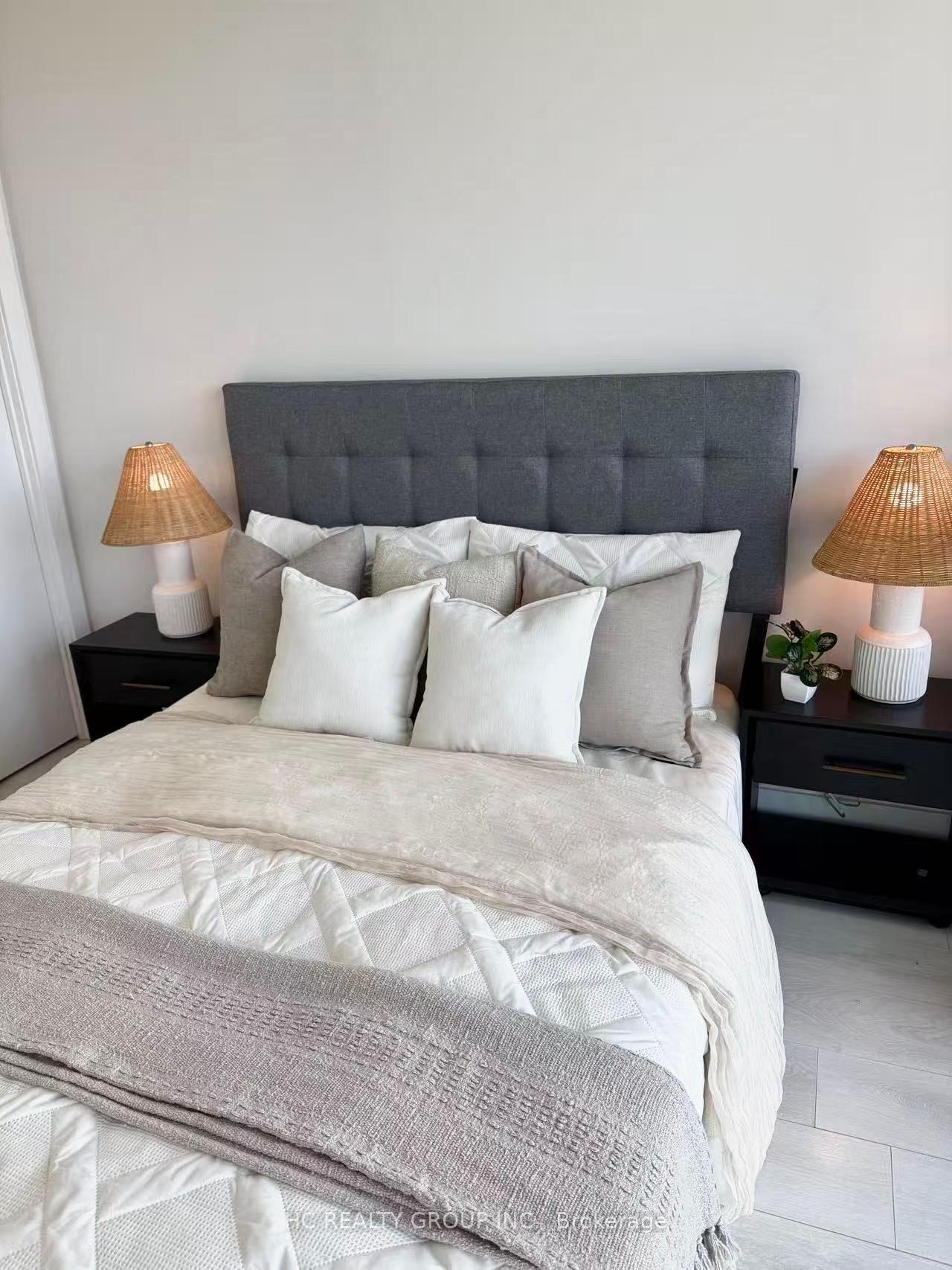 2 Bedrooms Condo at 169 Fort York, Toronto For sale