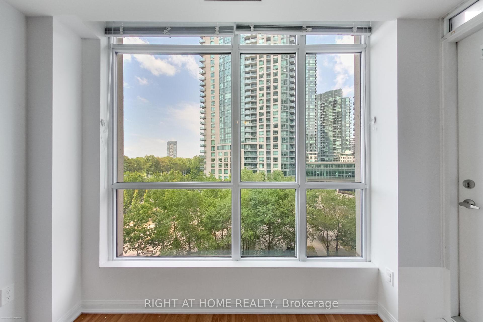 2 Bedrooms Condo at 628 Fleet, Toronto For sale