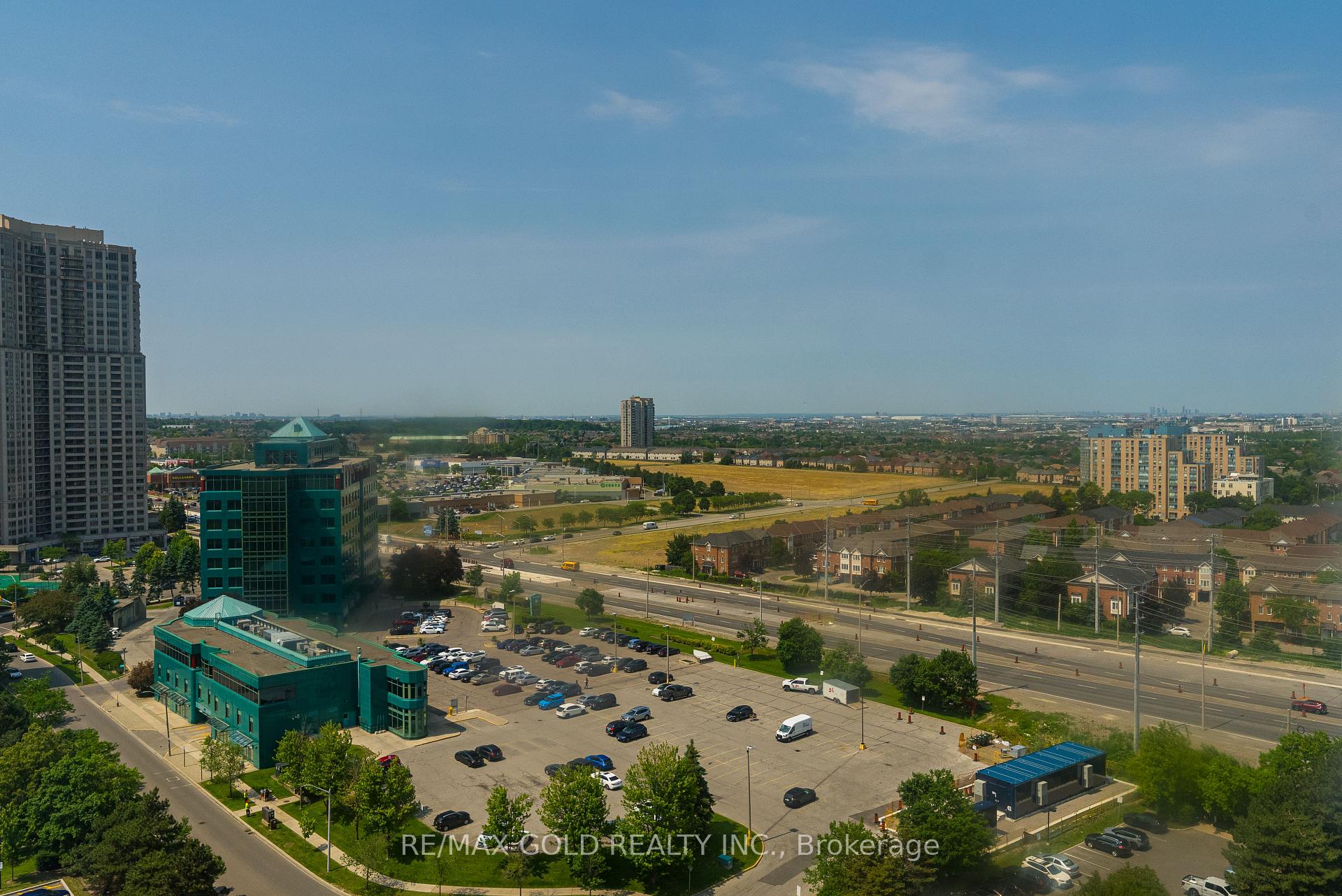 3 Bedrooms Condo at 4460 Tucana, Mississauga For sale