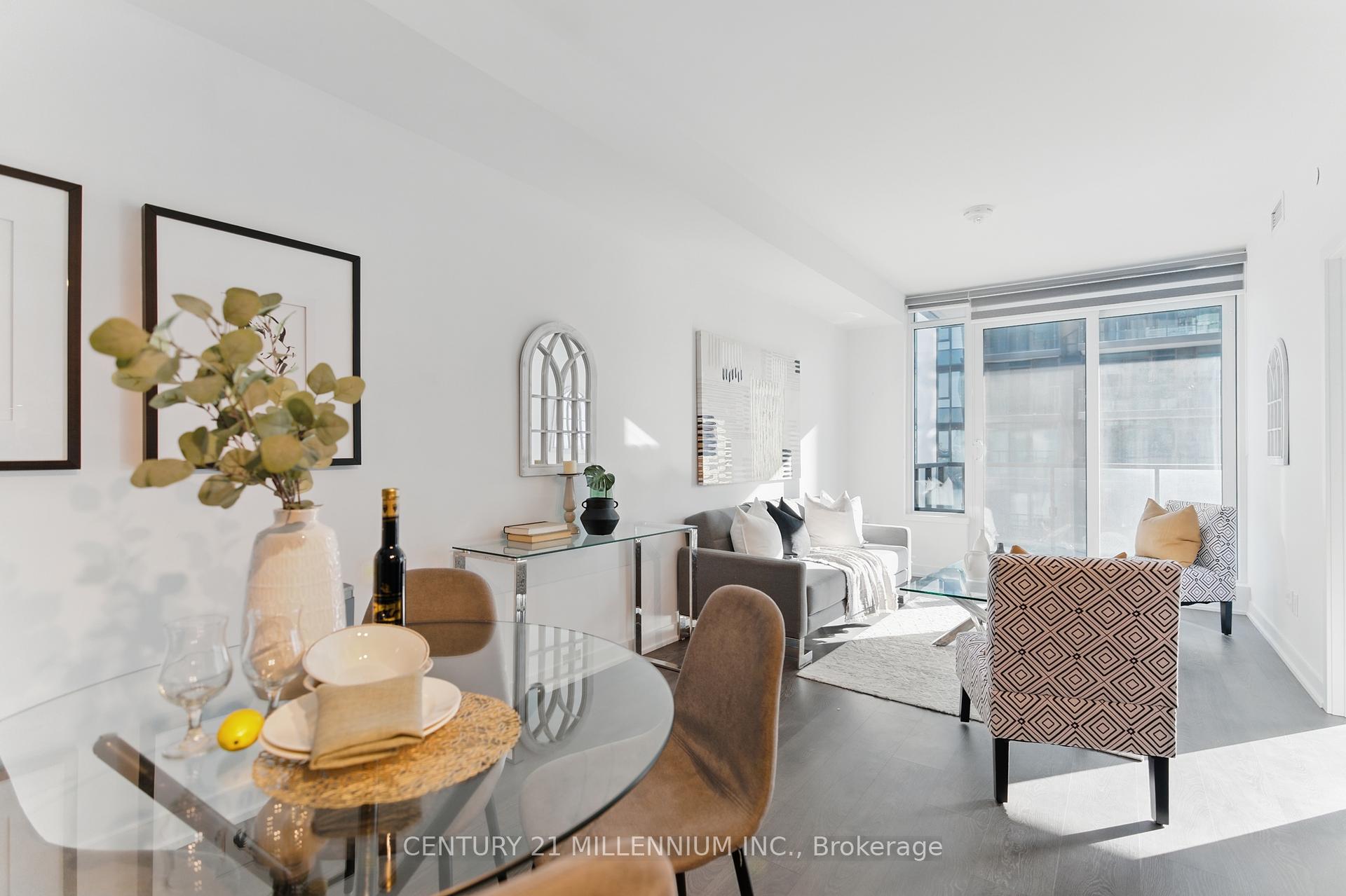 3 Bedrooms Condo at 1926 Lake Shore, Toronto For sale