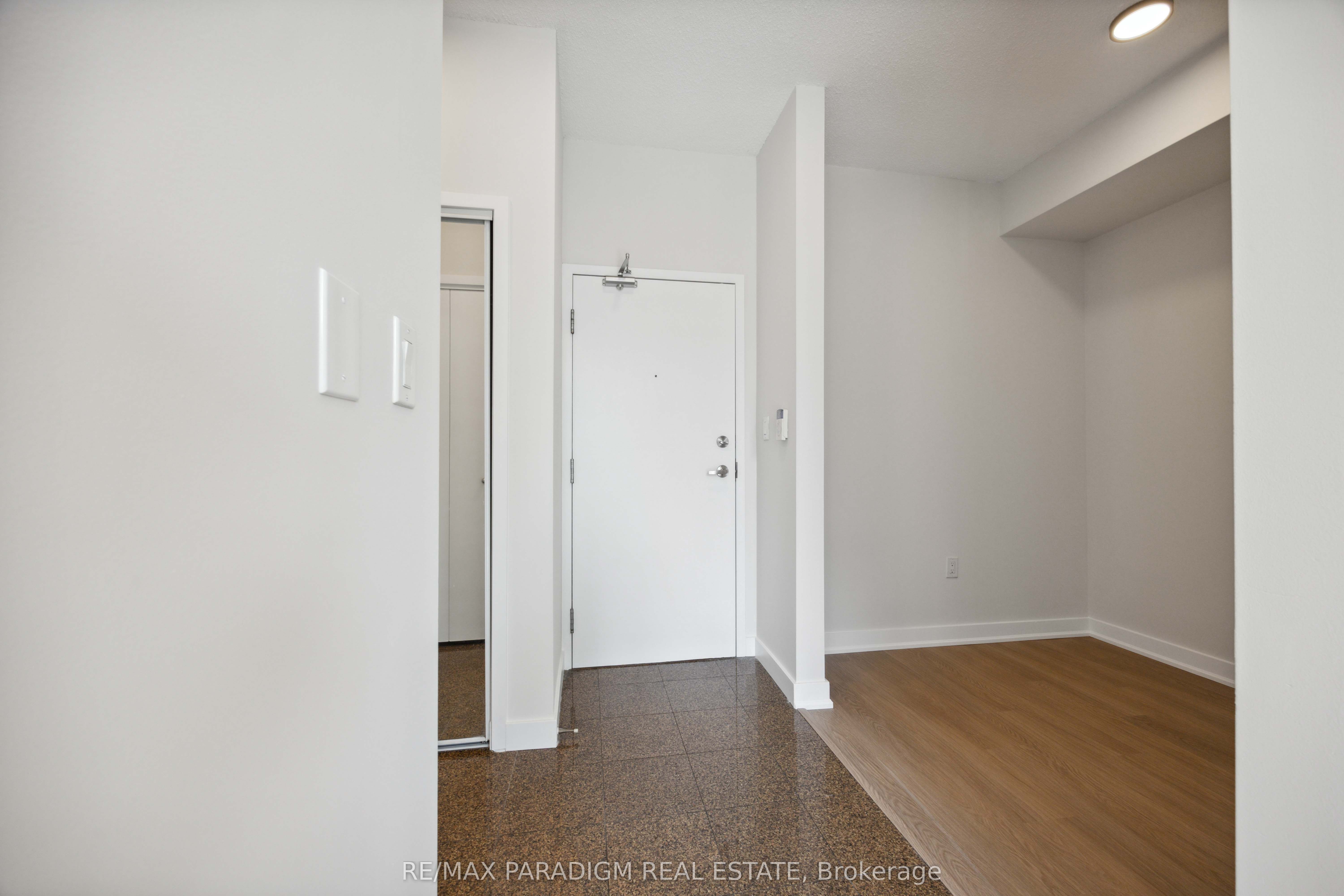 9 Spadina Avenue, #611