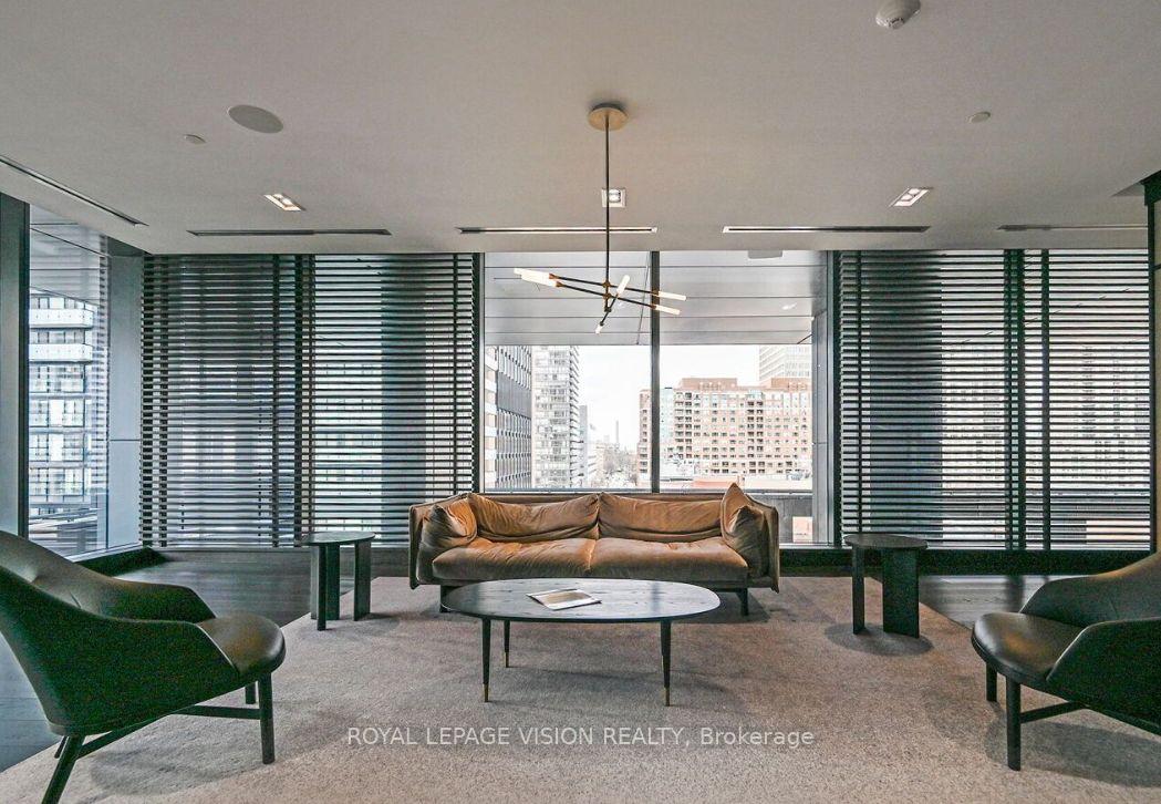 2 Bedrooms Condo at 501 Yonge, Toronto For sale