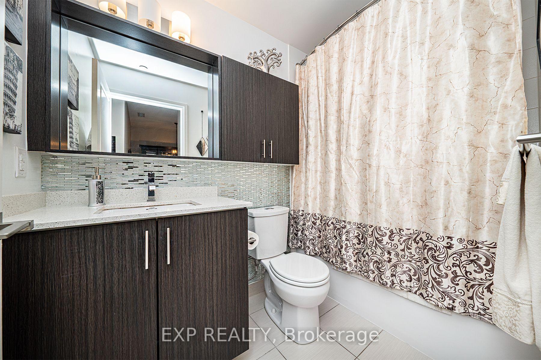 2 Bedrooms Condo at 3600 Highway 7, Vaughan For sale